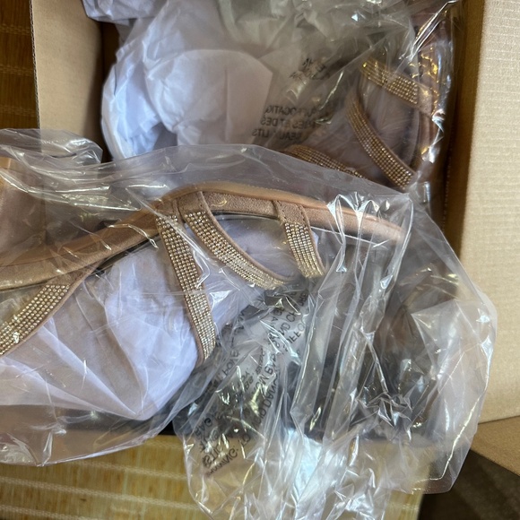 Naturalizer Heel NWT 6.5 wide - Picture 2 of 4